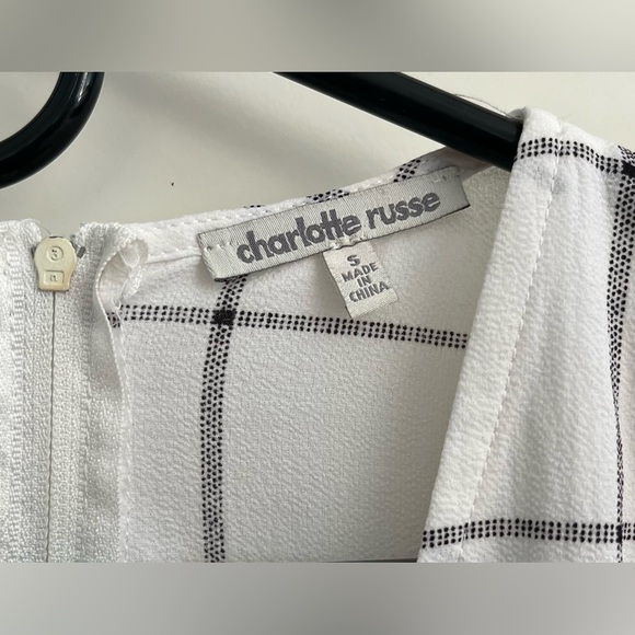 Black and White Romper - Picture 3 of 4